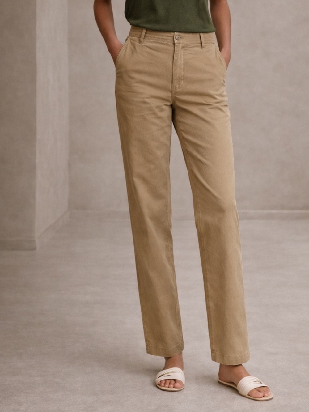 Banana Republic women's Chinos in Khaki Tan